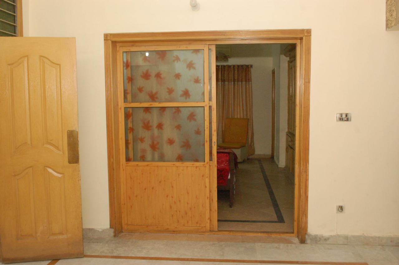 Khyber Inn İslamabad Dış mekan fotoğraf